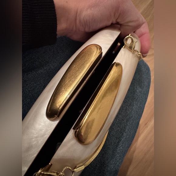 Zara White Pearly Clutch - Picture 4 of 5